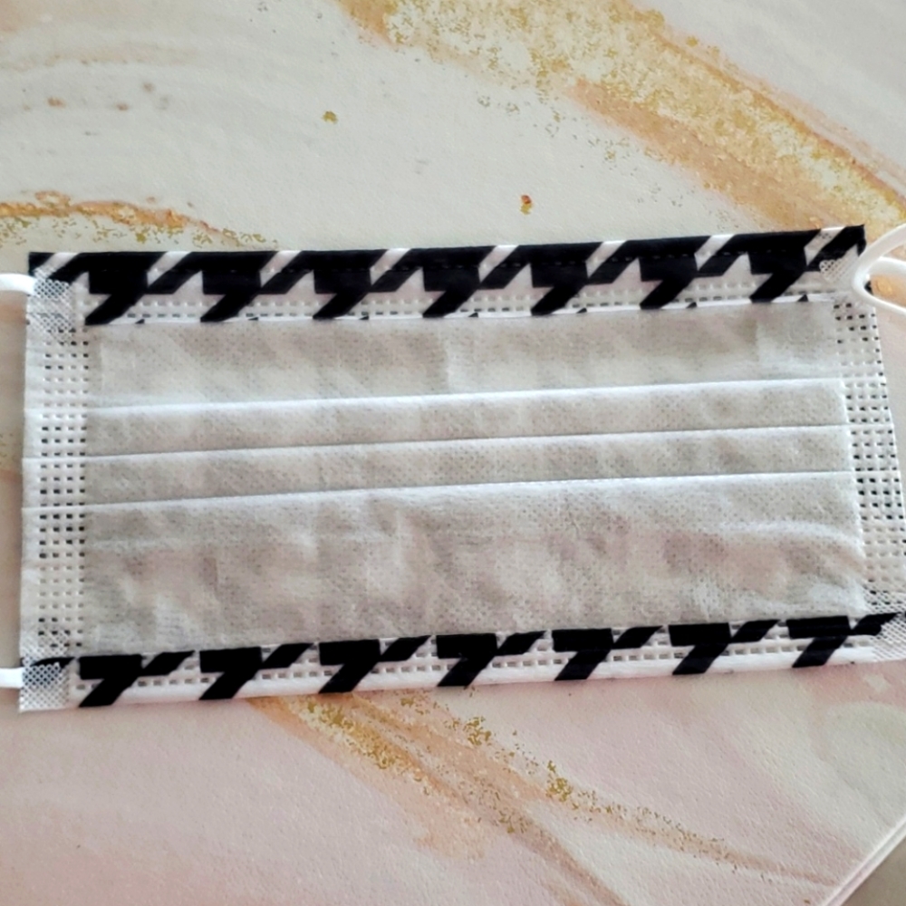 STYLISH BLACK & WHITE PRINT FACE ESSENTIALS-NEW😷 - Picture 3 of 4